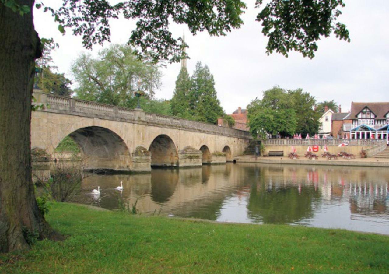 D&E Homestay Wallingford Exteriör bild